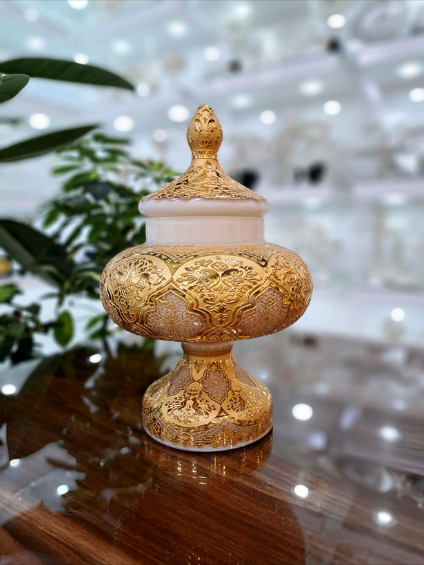 تصویر شکلات خوری کریستال طلاکوب