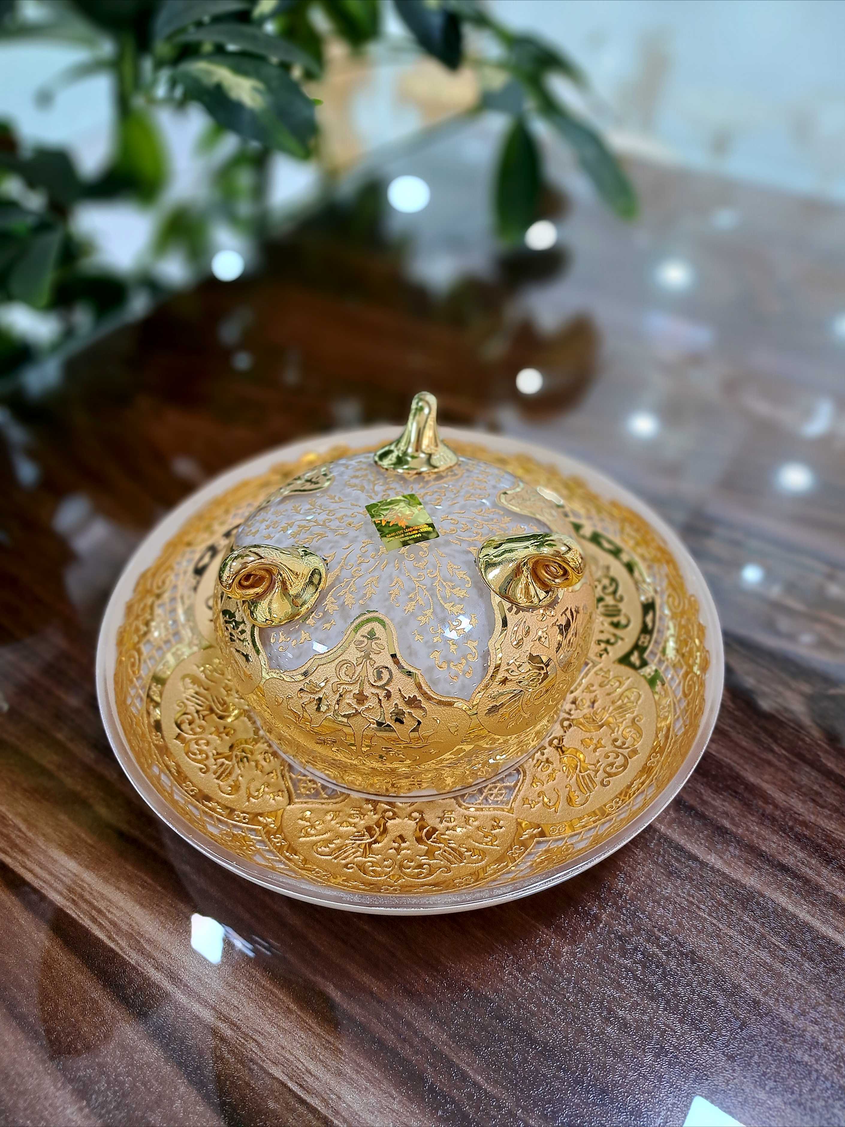 سرویس 12 پارچه پیاله و پیش دستی کریستال