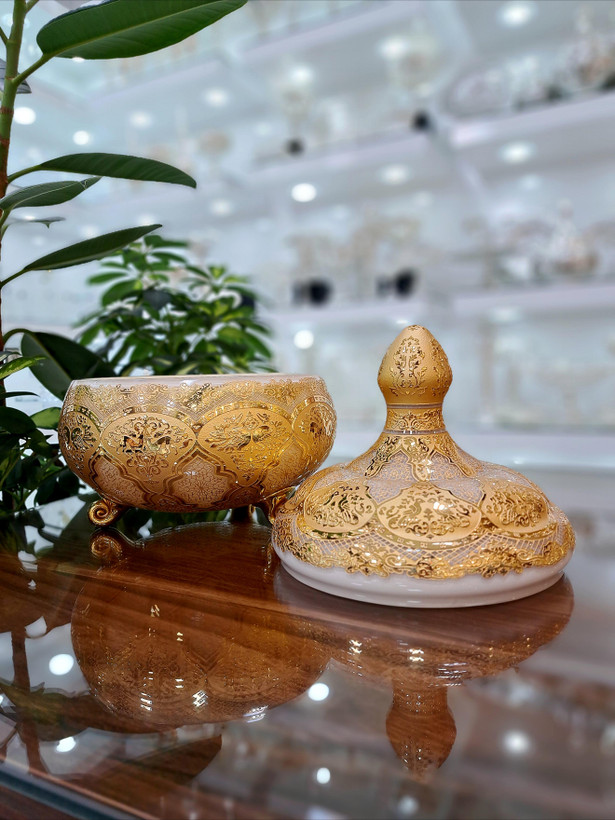 خرید شکلات خوری سه پایه رنگ کرم پیتر کریستال