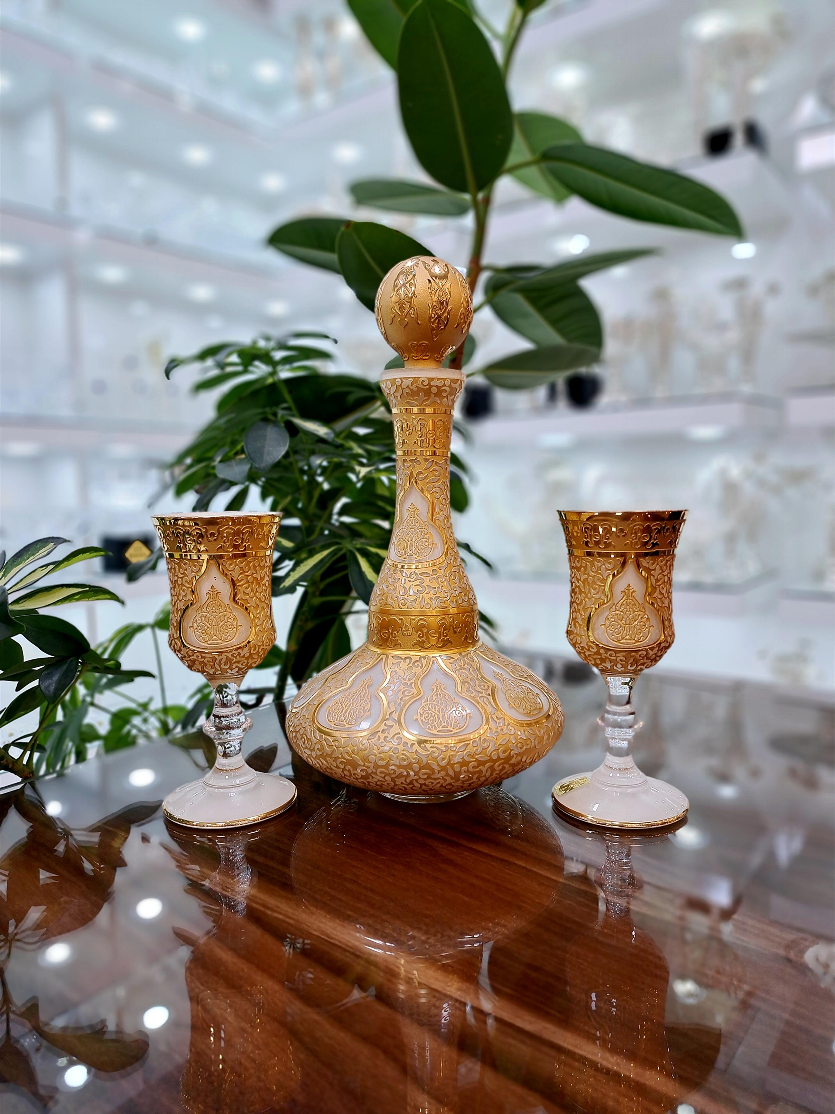 ست تنگ و گیلاس کریستال طلاکوب سرویس 8 پارچه طرح کاستل رنگ کرم