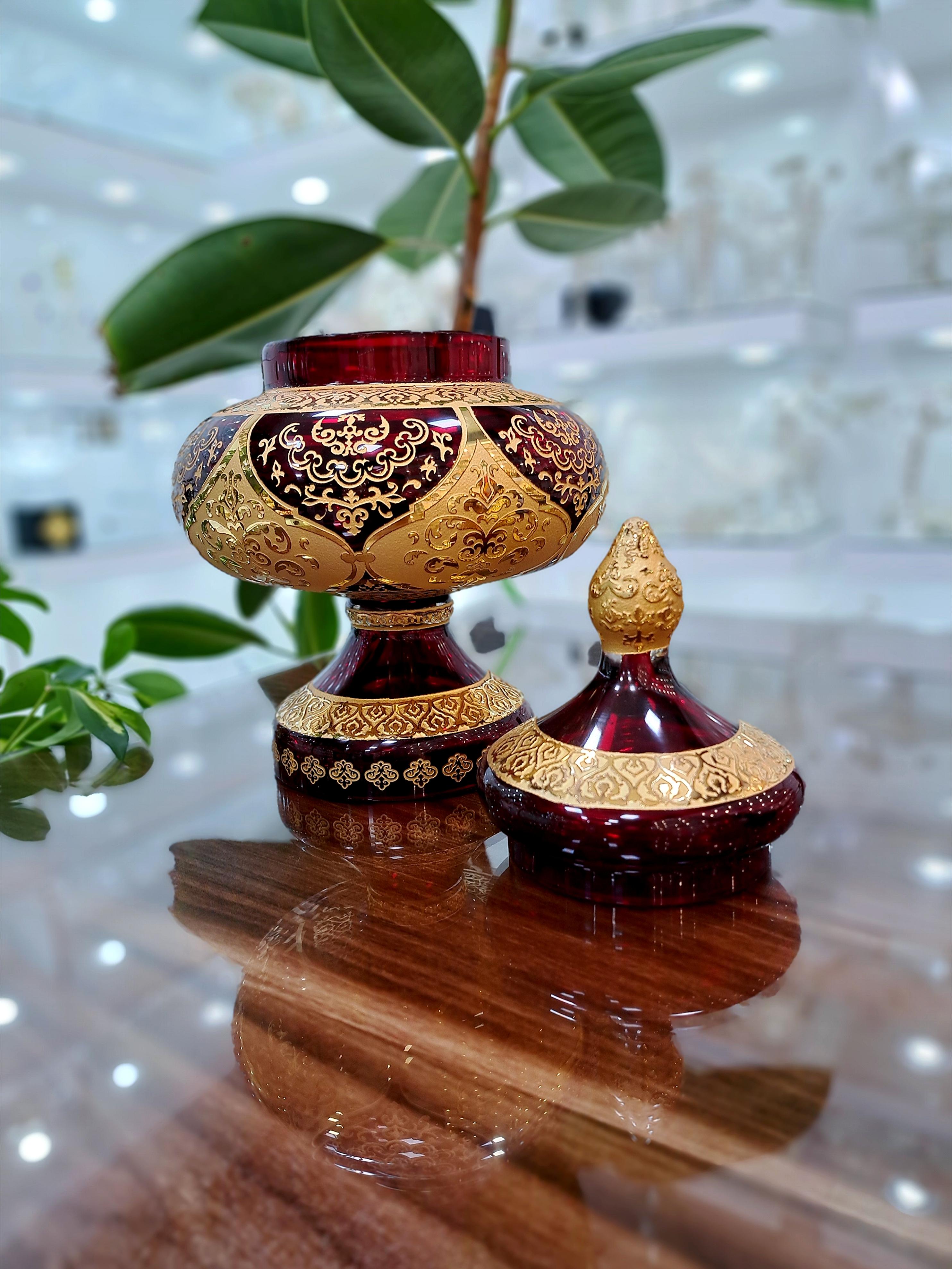 خرید شکلات خوری کریستال زرشکی