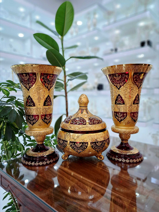 ست سه تیکه گلدان و شکلات خوری کریستال طلاکوب