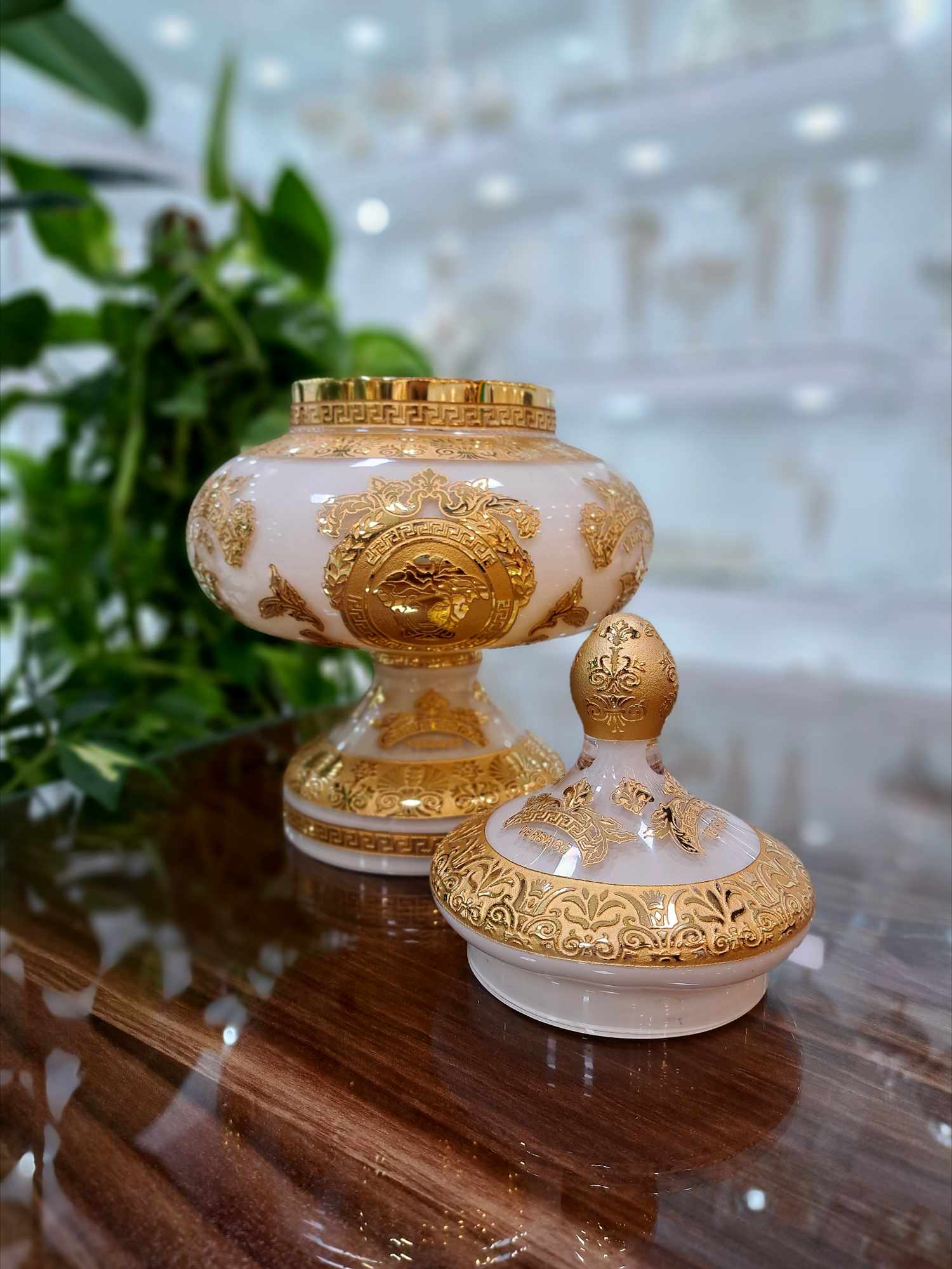 قیمت شکلات خوری کریستال دستساز کرم