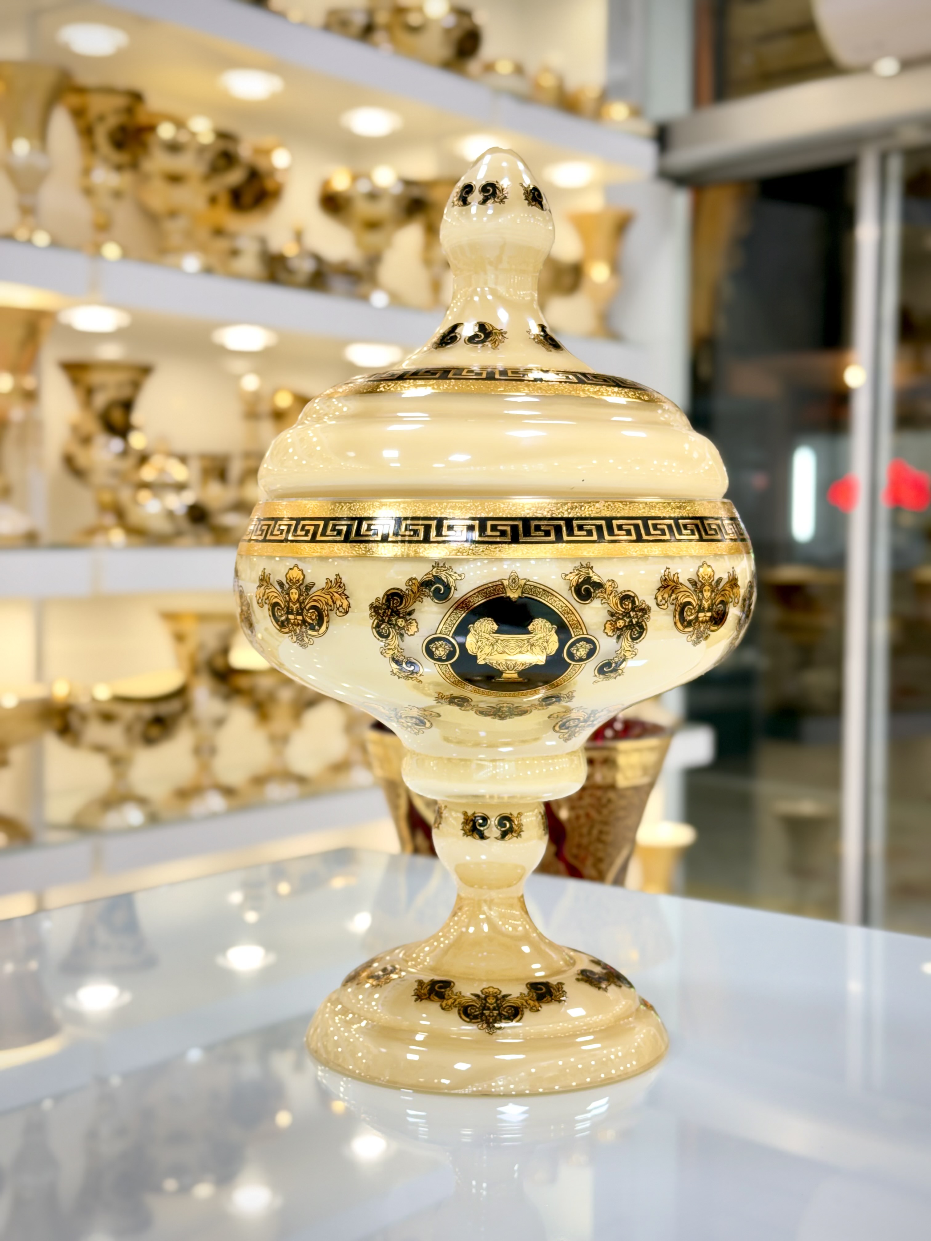 شکلات خوری کریستال طلاکوب پایه دار طرح ورساچه کاریزما سایز بزرگ 